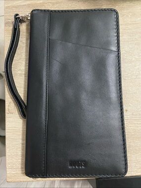 Vintage ROOTS Black Leather Men's Wristlet Wallet